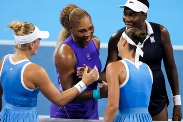 Марта Костюк під час матчу парного розряду на турнірі WTA 1000 у Цинциннаті