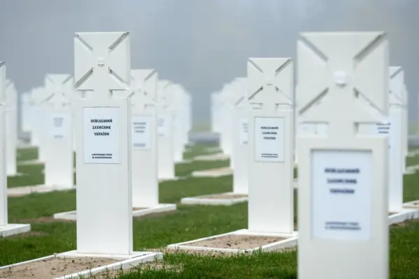 Мінветеранів визначить міста для державних філій меморіального кладовища
