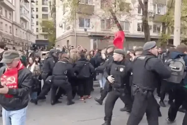 Акція КПРФ у Москві 4 жовтня: гасла, затримання та суперечливі дані про постраждалих