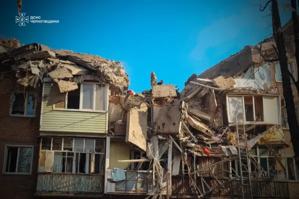 Що відомо про ракетний удар по Прилуках: відео влучання у п’ятиповерхівку